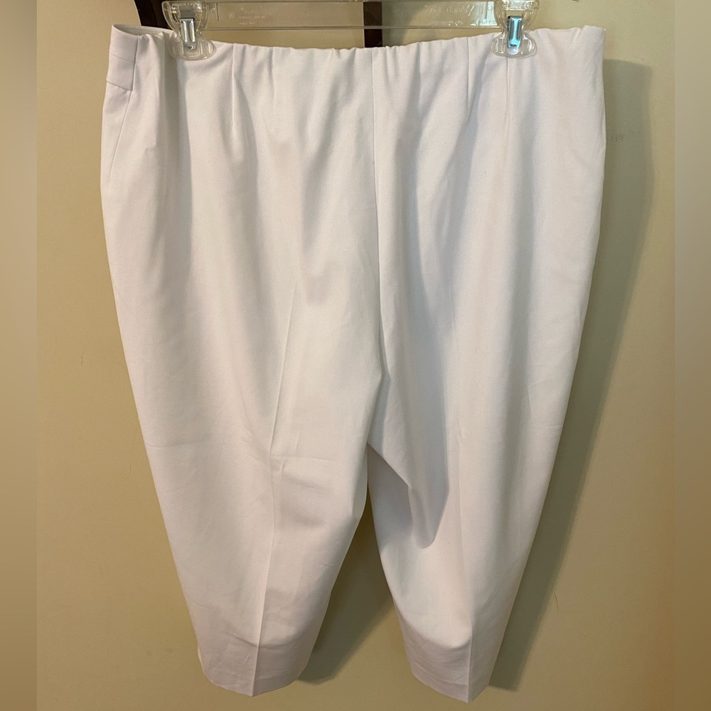 Talbots White Dress Capris EUC - Picture 2 of 4
